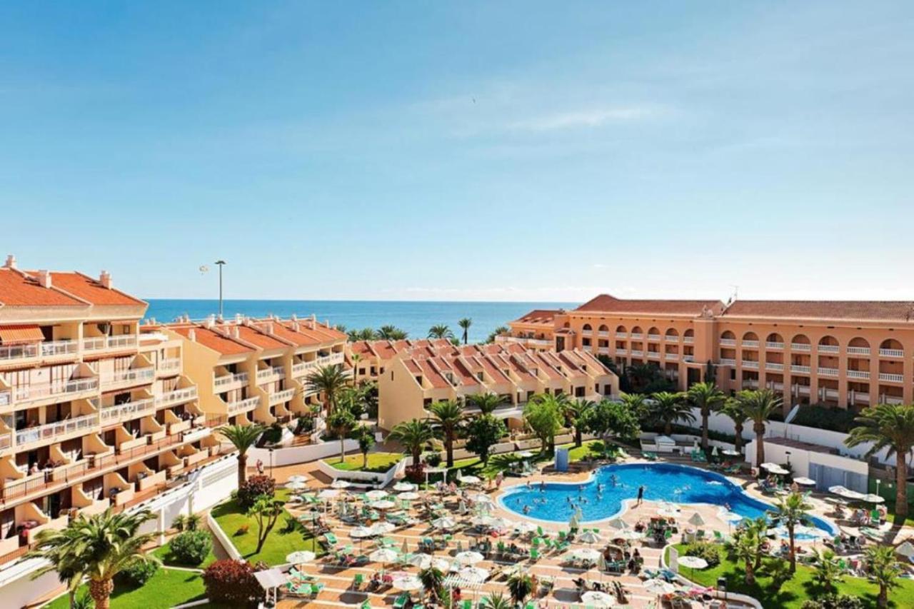 Two bedroom apartment in beachfront complex with pool in Playa de Las Américas. Exterior foto