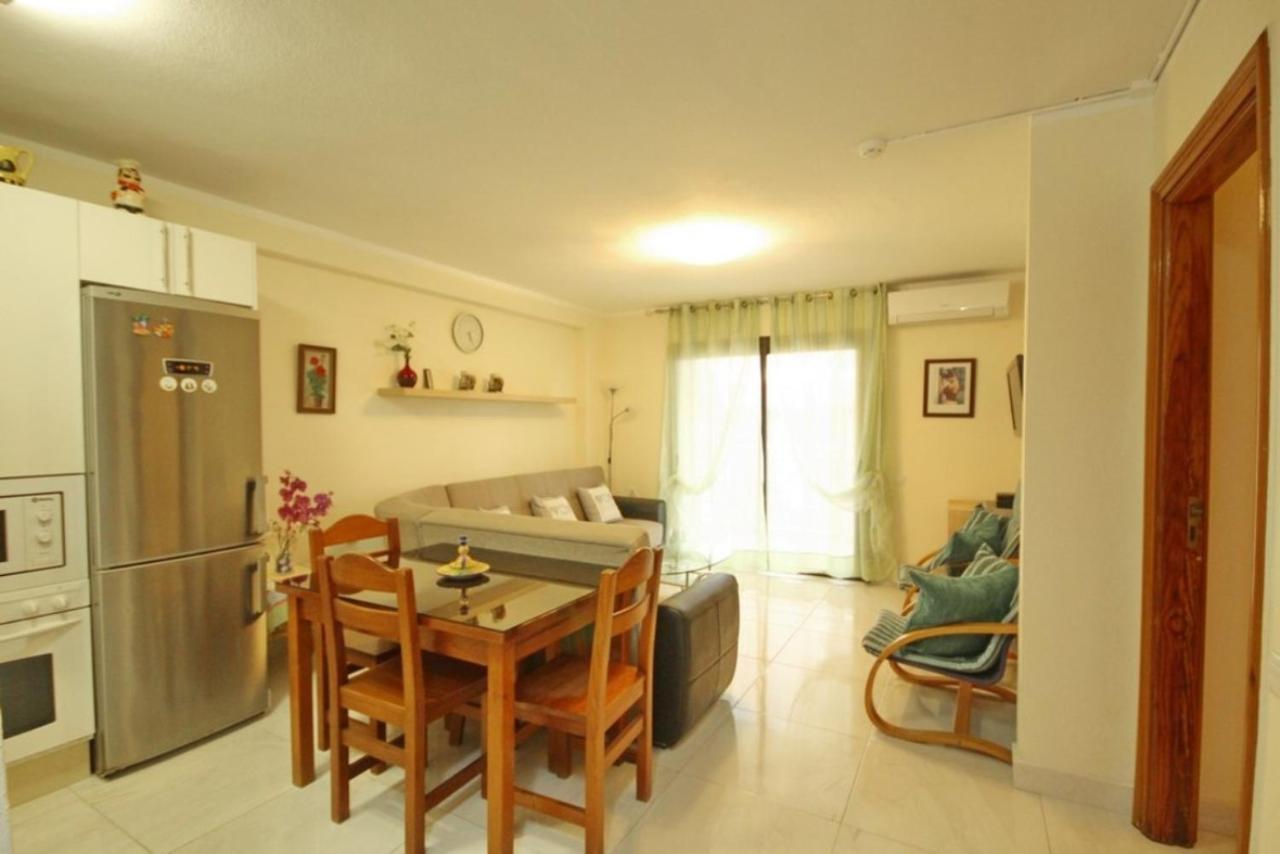 Two bedroom apartment in beachfront complex with pool in Playa de Las Américas. Exterior foto