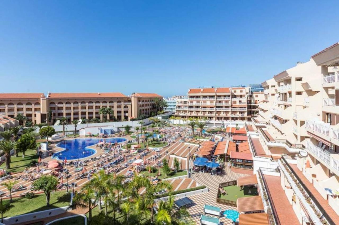 Two bedroom apartment in beachfront complex with pool in Playa de Las Américas. Exterior foto