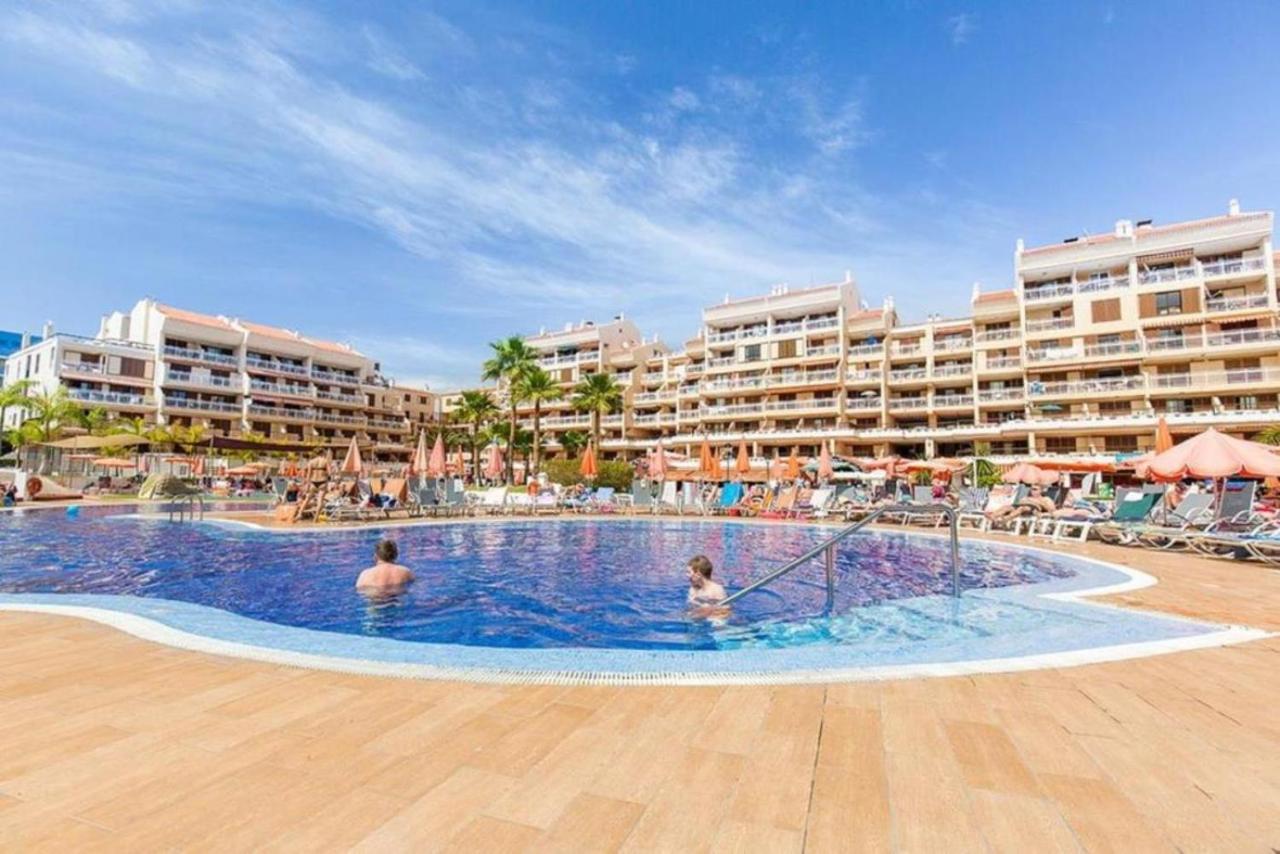 Two bedroom apartment in beachfront complex with pool in Playa de Las Américas. Exterior foto